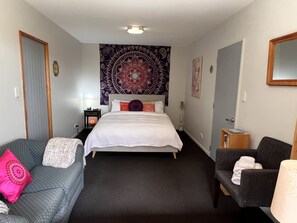 2 Schlafzimmer, Schreibtisch, Bügeleisen/Bügelbrett, kostenloses WLAN
