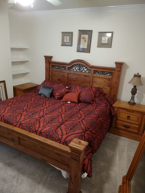 2 多间卧室、免费 WiFi、床单