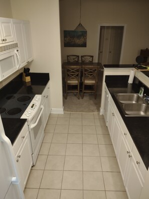 Fridge, microwave, oven, stovetop - Cozy Comfortable Condo 2/2 No Chores (Foley)