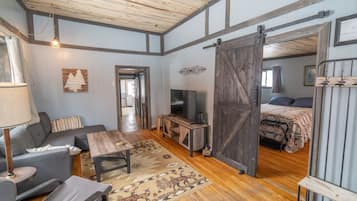 2 habitaciones, escritorio, tabla de planchar con plancha y wifi gratis