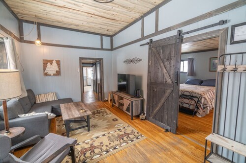 Hideout On West 5th Street