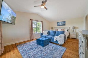 TV connectée, cheminée, jeux vidéo, baby-foot