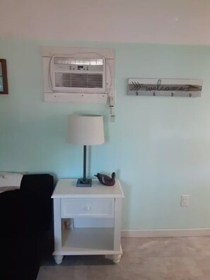 Interior - Fern Gully cabin (Conway)