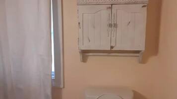 Towels, soap, shampoo, toilet paper