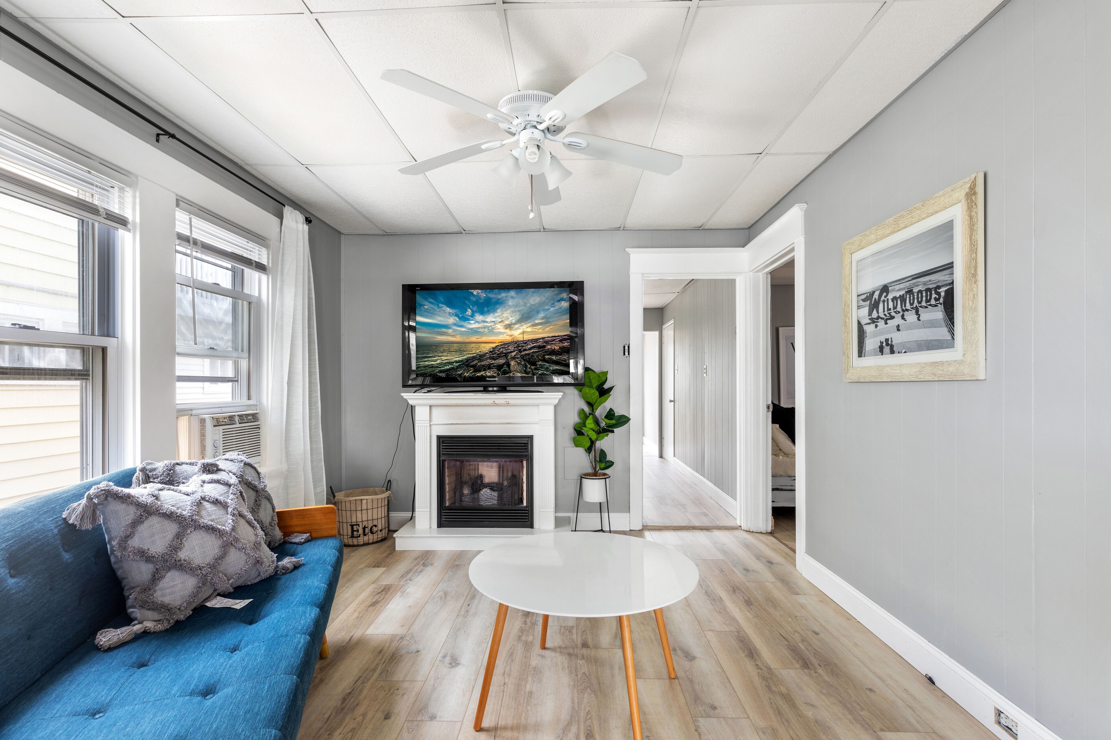 NWW 3 BR 2 blocks f beach/boards