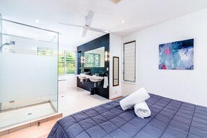 4 bedrooms, free WiFi, bed sheets