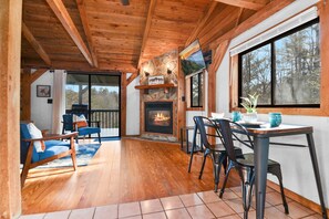 Interior - Couples Romantic Getaway Cabin with Indoor Hot Tub and Mountain View (Blue Ridge)