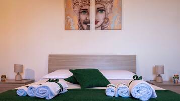 3 bedrooms, soundproofing, iron/ironing board, travel crib