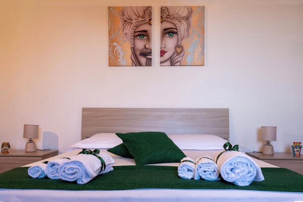 3 bedrooms, soundproofing, iron/ironing board, travel cot