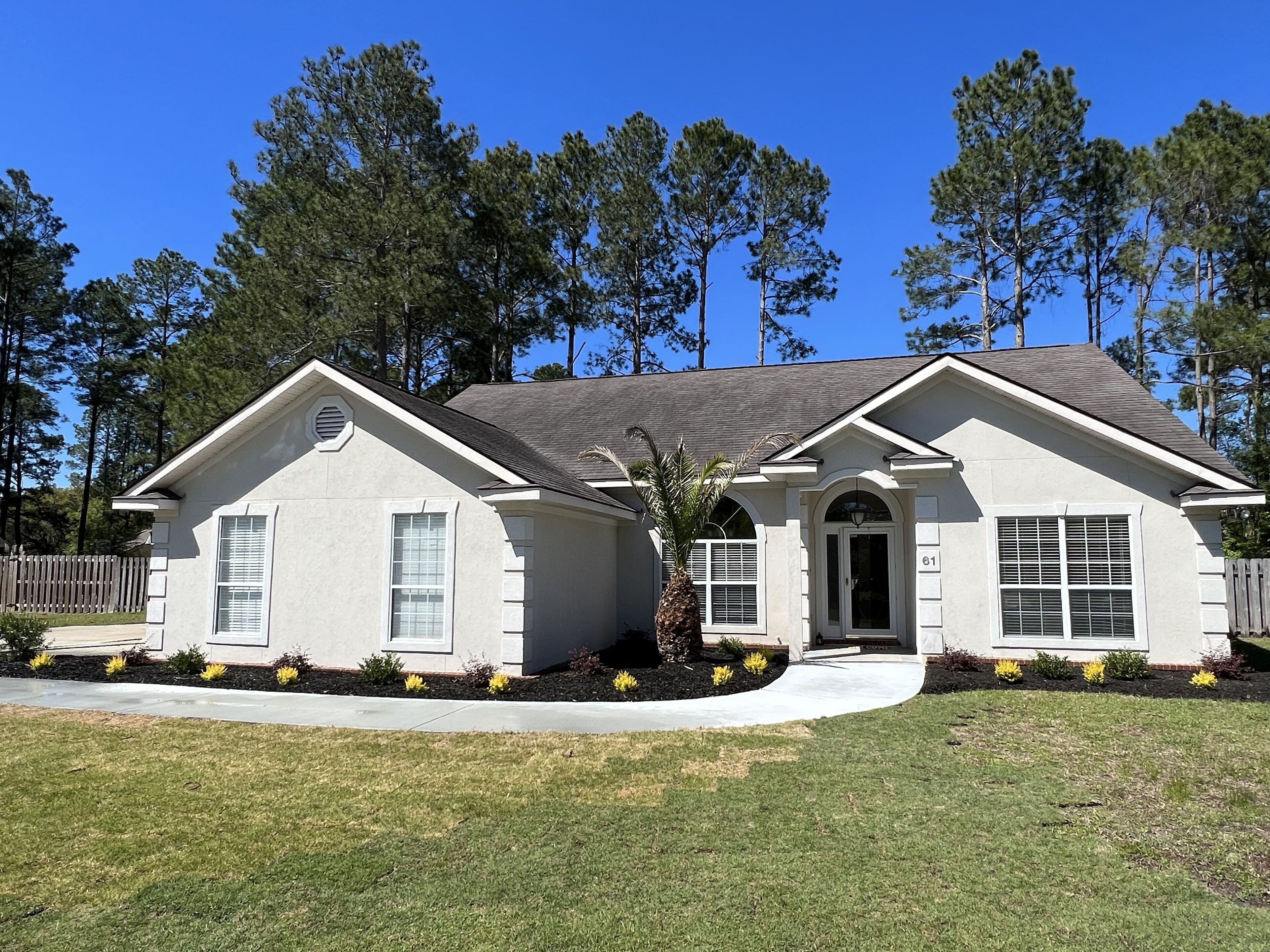 Quaint 2 bedroom 1 bath home in Richmond Hill subdivision.