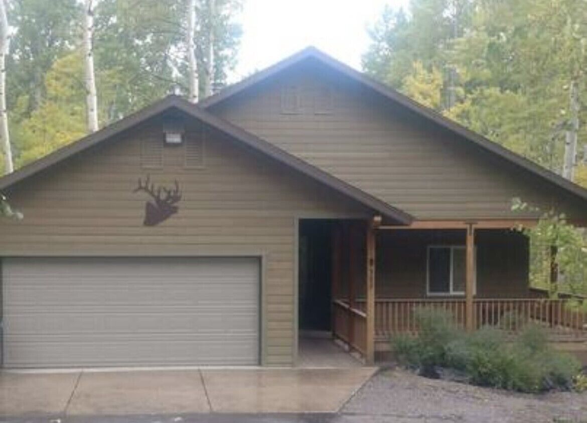 Charming House with 2 Master Suites on Golf Course