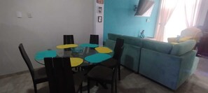 Appartement Familial | Restauration dans la chambre