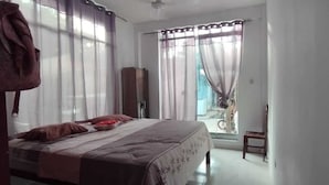 Grand Apartment, 3 Bedrooms, Smoking, Patio