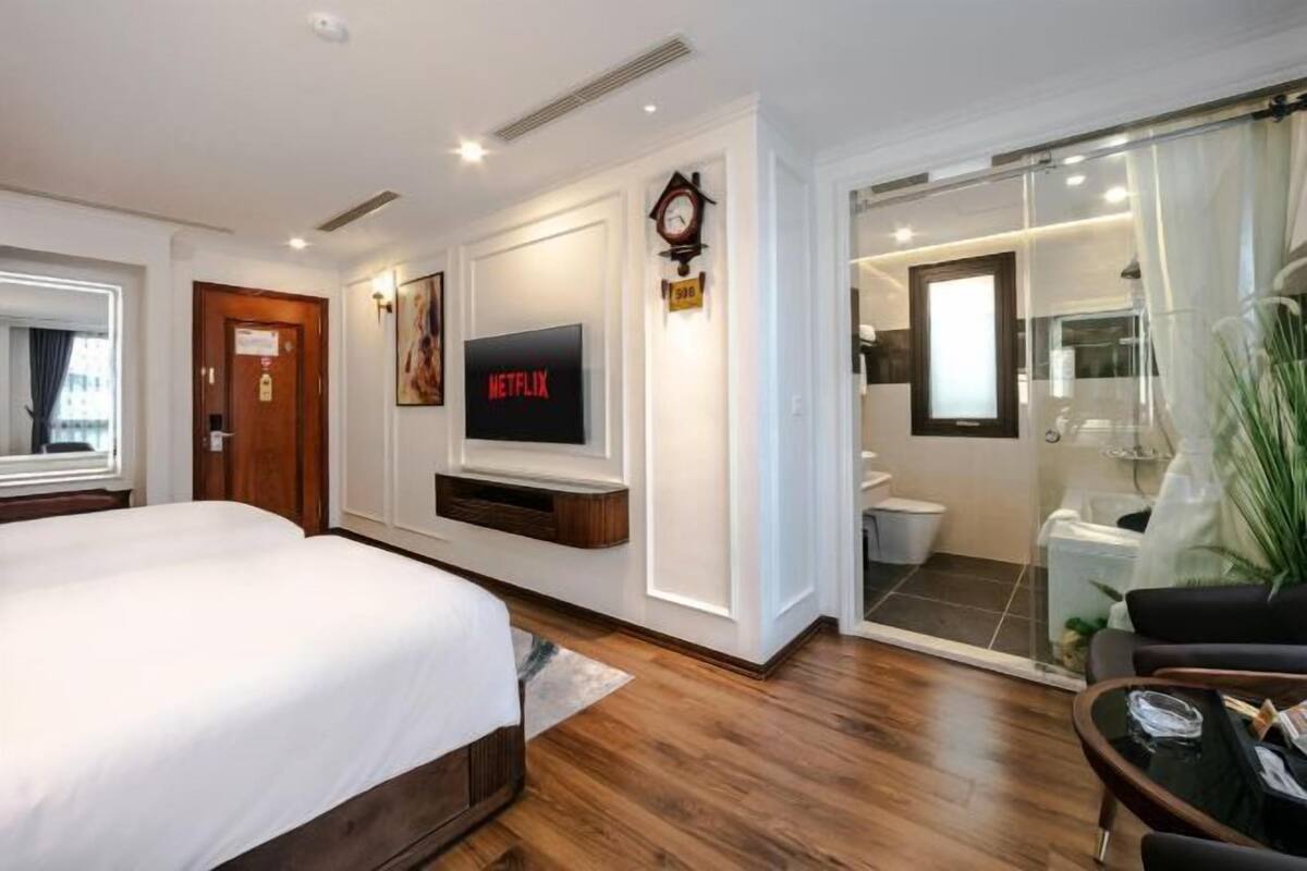 Minibar, caja de seguridad en la habitación y cortinas blackout