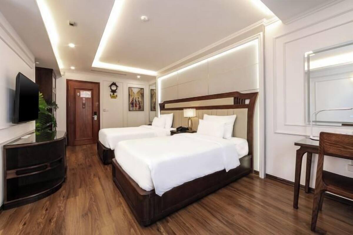 Minibar, Zimmersafe, Verdunkelungsvorhänge, Bügeleisen/Bügelbrett