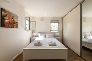 2 Schlafzimmer, Bügeleisen/Bügelbrett