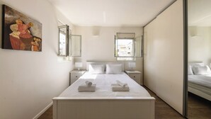 2 quartos, ferros/tábuas de passar roupa