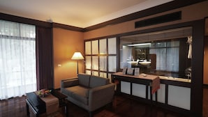 Junior Double Room | Living area - Blue Canyon Country Club (Sa Khu)