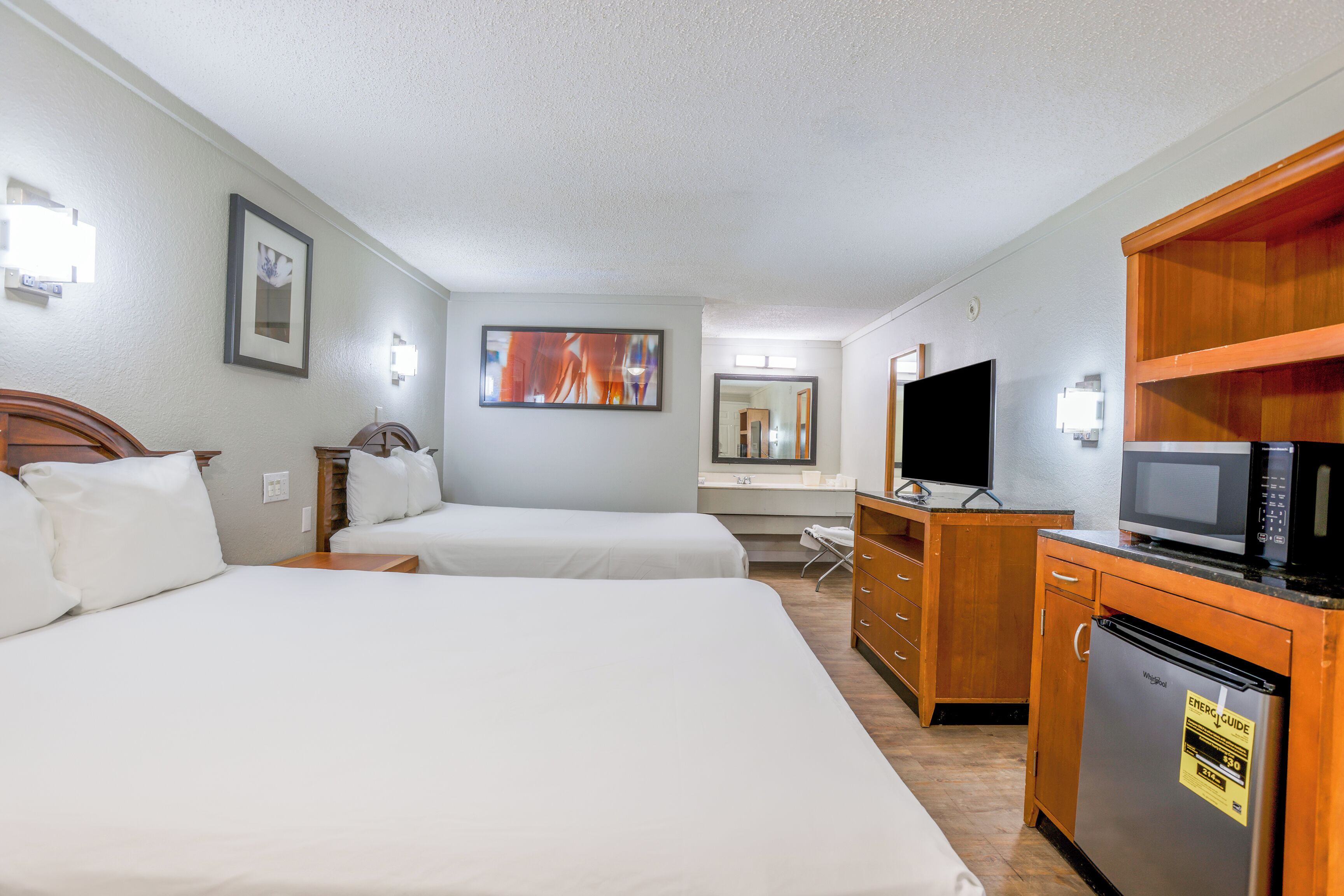 Rom – standard, 2 dobbeltsenger, ikke-røyk | Wi-fi (inkludert) og sengetøy