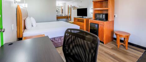 Standard Room, 1 Queen Bed, Non Smoking | Free WiFi, bed sheets