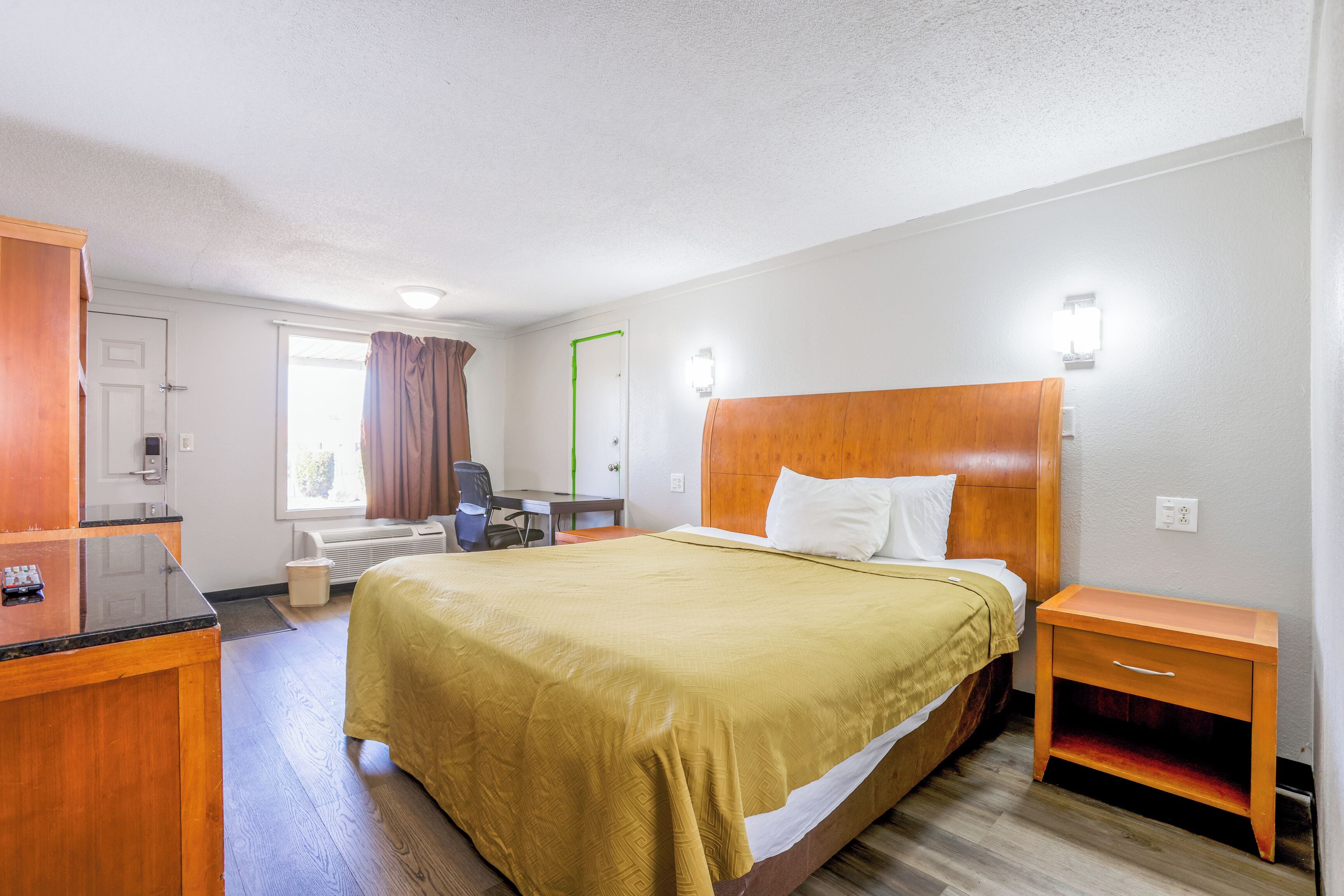 Standard Room, 1 King Bed, Non Smoking