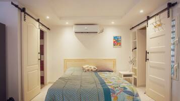 1 bedroom, in-room safe, desk, iron/ironing board