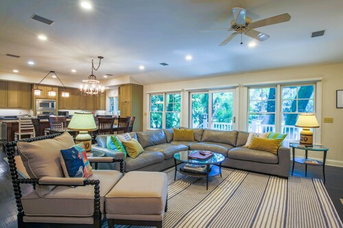 10 Min Walk to Beach; Dog Friendly, One Level Home w Golf Course Views