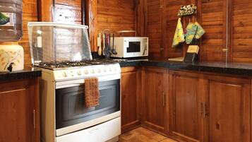 Fridge, microwave, oven, coffee/tea maker