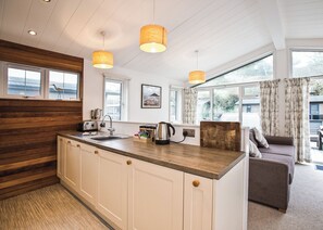 Interior - 4 bedroom accommodation in Mullion Cove, Helston (Mullion Cove, Helston)