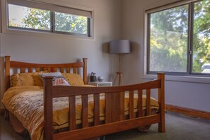 4 bedrooms, WiFi, bed sheets