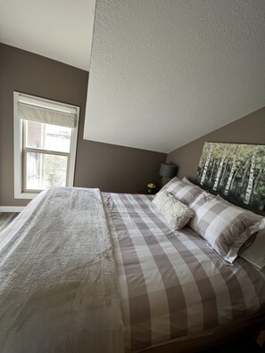 2 bedrooms, in-room safe, iron/ironing board, travel crib