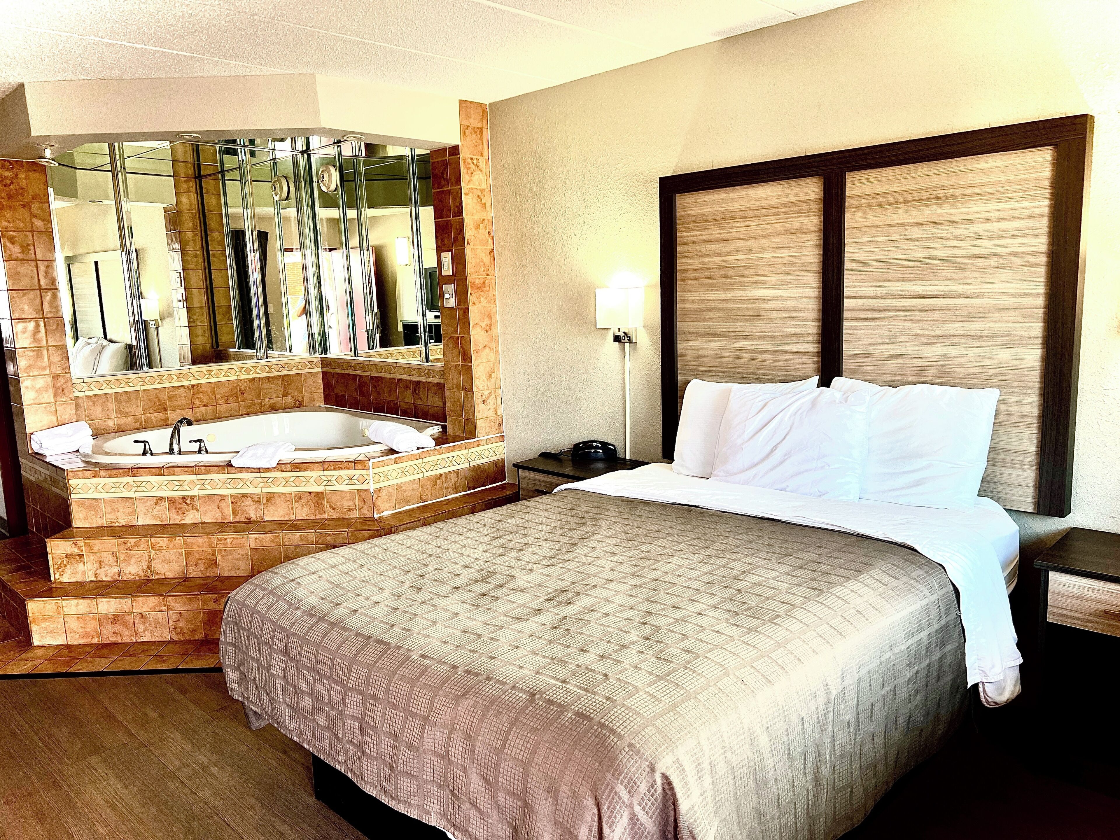 Habitación romántica | Escritorio y espacio para trabajar con laptop 