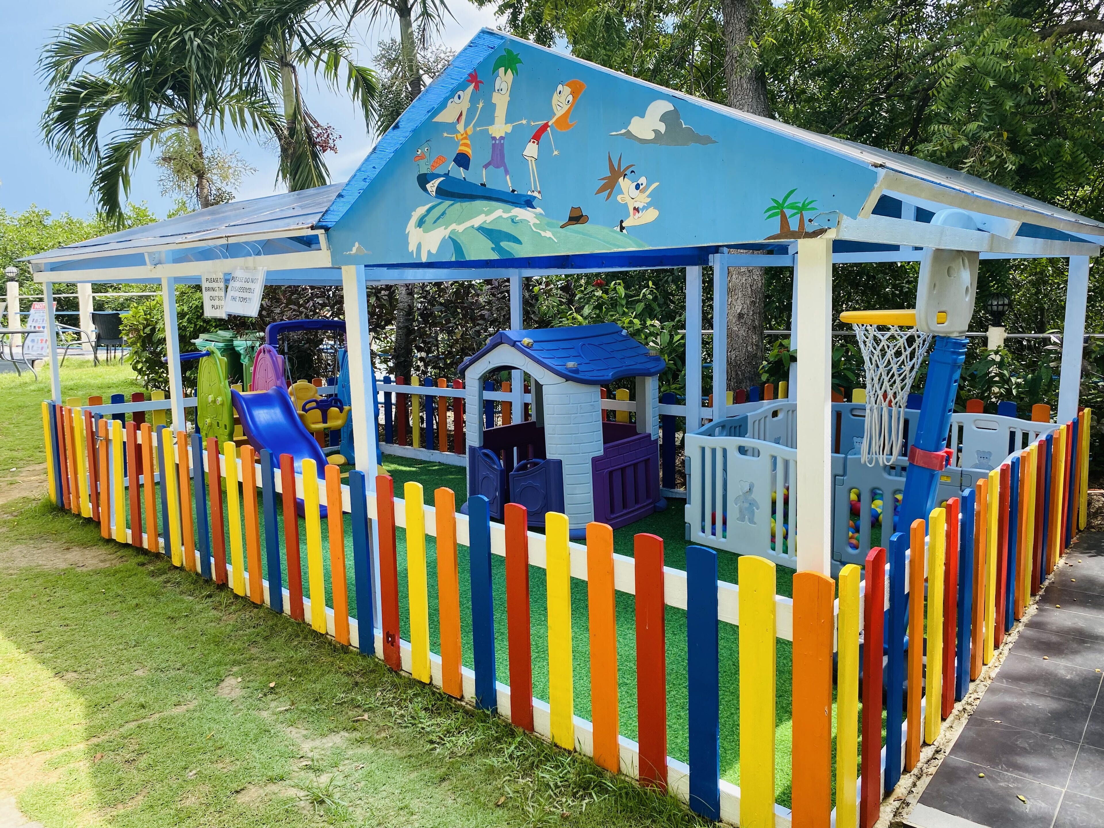 children’s play area – outdoor