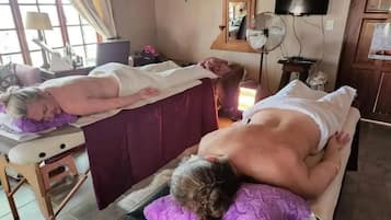Couples treatment rooms, hot tub, body treatments, aromatherapy