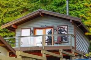 Exterior detail - Caboose · Lovely 1-bedroom ocean & mountain views cottage (Bowen Island)
