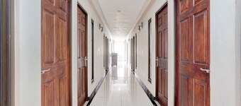 OYO Life 90606 Glass House Citraland Syariah