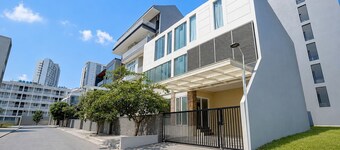 OYO Life 90606 Glass House Citraland Syariah