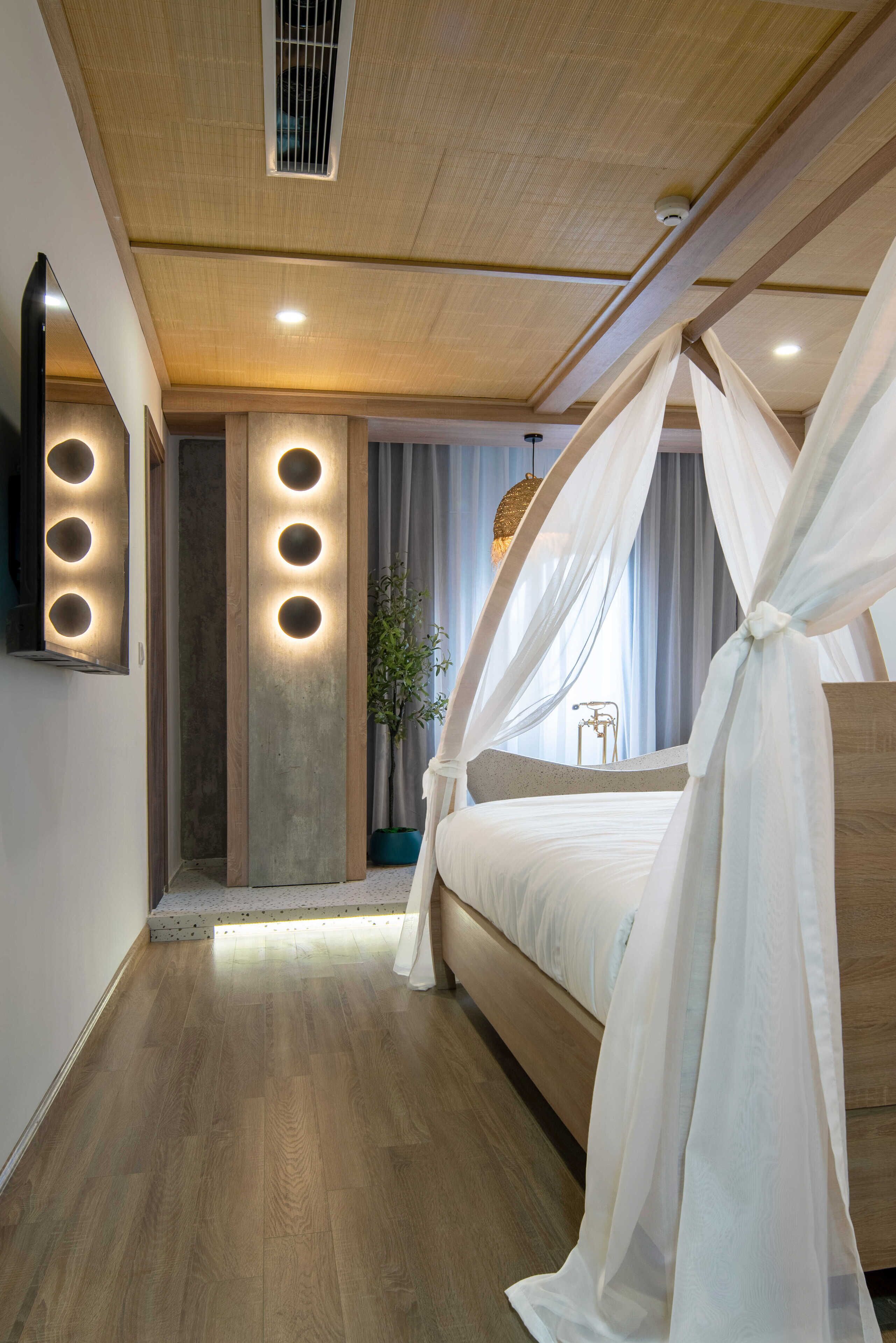 Deluxe Double Room | Premium bedding, down comforters, pillowtop beds, minibar