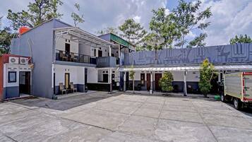 ูุงุฌูุฉ ุงูู
ูุดุฃุฉ