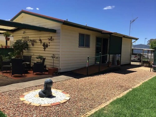 RETREAT 2 TUNGAMAH Rural Cottage Accommodation