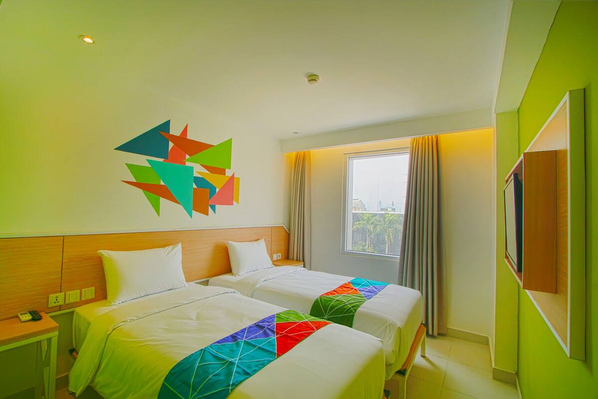 Habitación con 2 camas individuales (Express) | Escritorio y ropa de cama