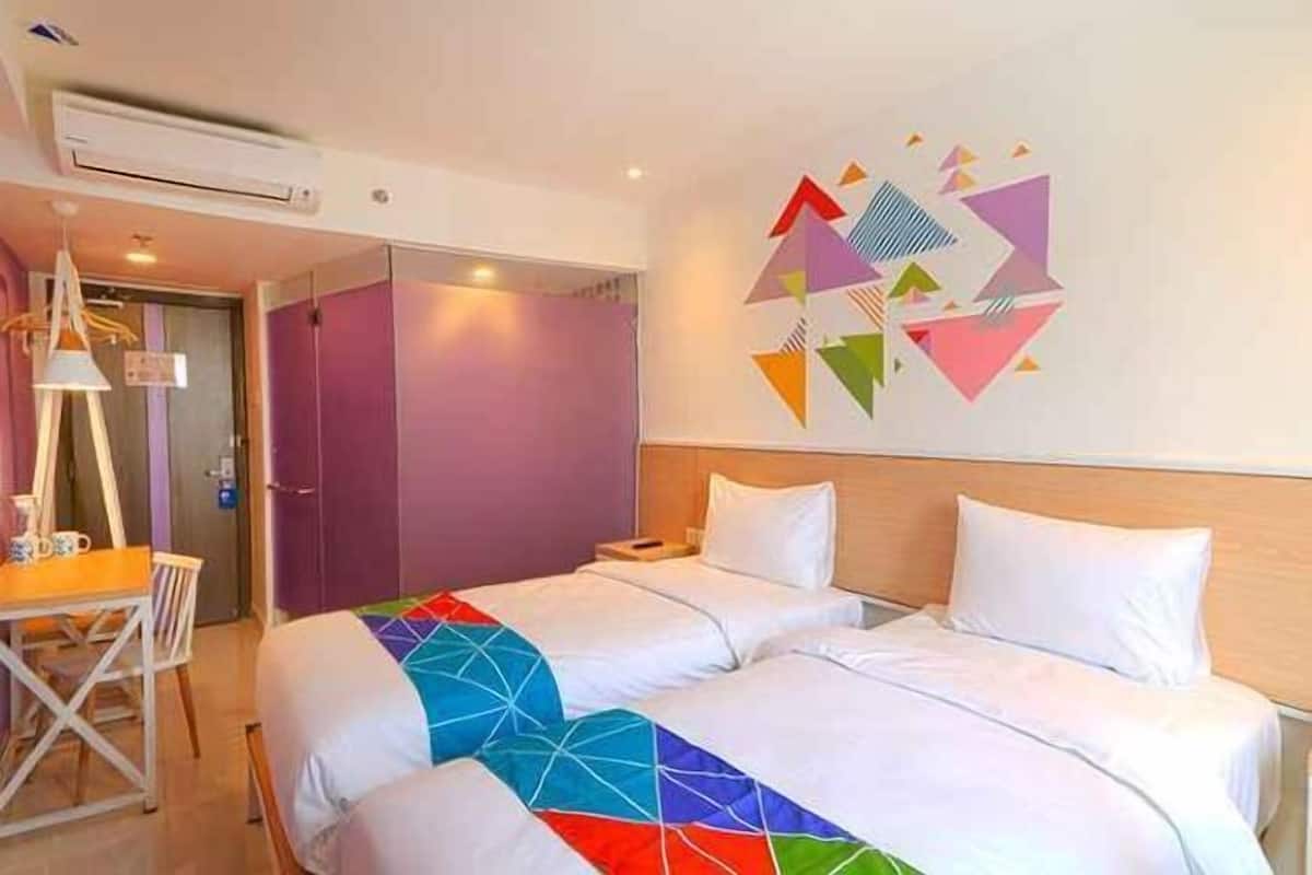 1 chambre, bureau, draps fournis