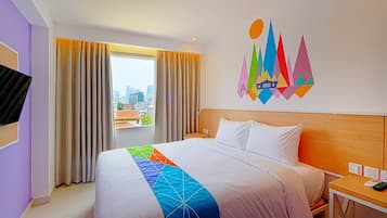 Express Double | Desk, bed sheets