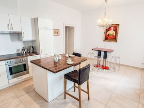Fridge, oven, dishwasher, toaster