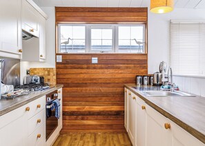 Oven - Gwithian Premier Lodge (Mullion Cove, Helston)