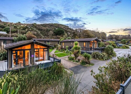 Marconi Premier Lodge