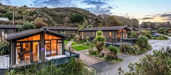 Marconi Premier Lodge