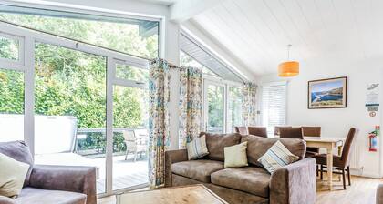 Marconi Premier Lodge