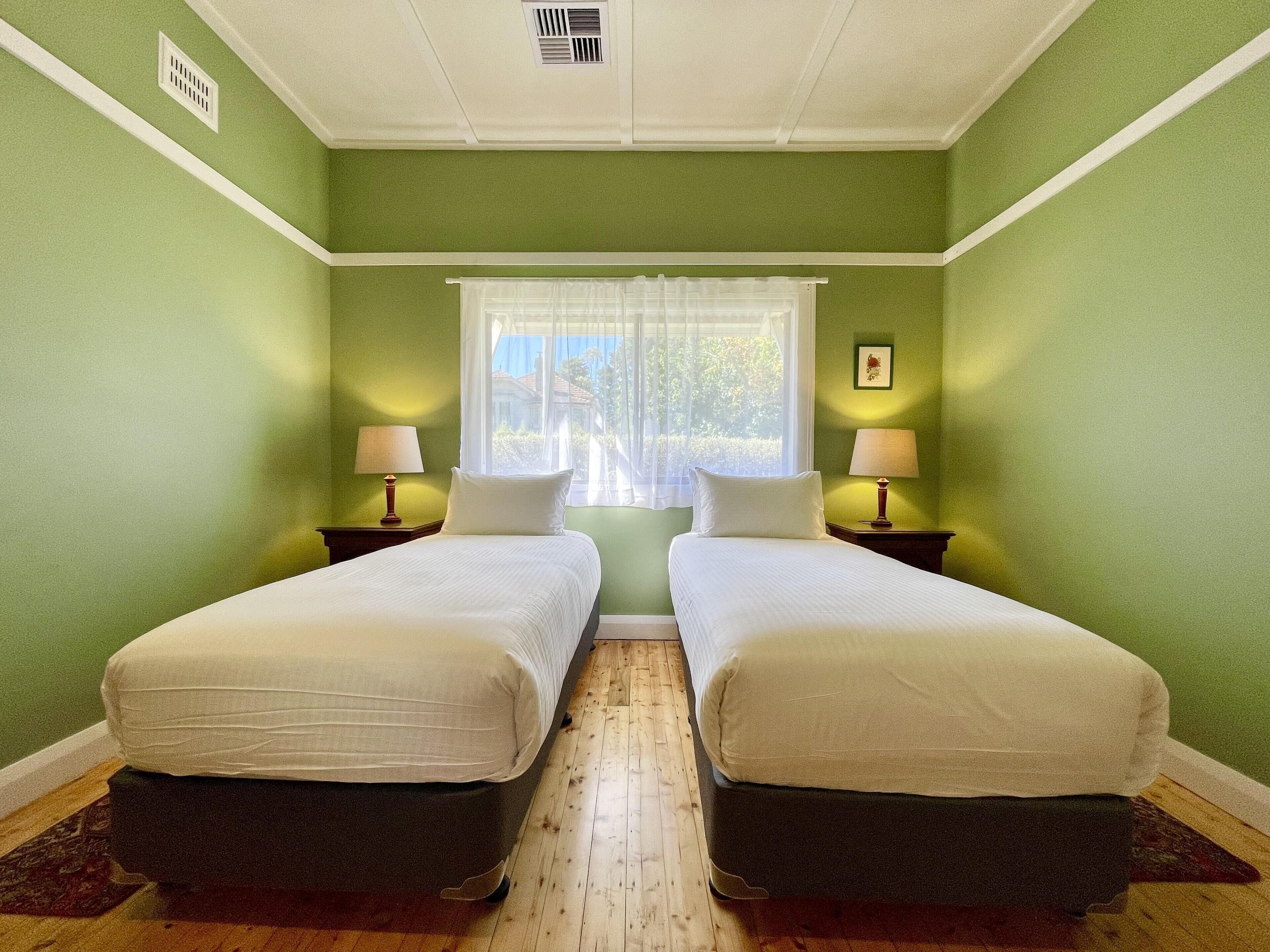 3 chambres, fer et planche à repasser, lit parapluie, Wi-Fi gratuit