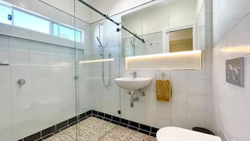 Shower, hair dryer, children's dressing gowns, towels